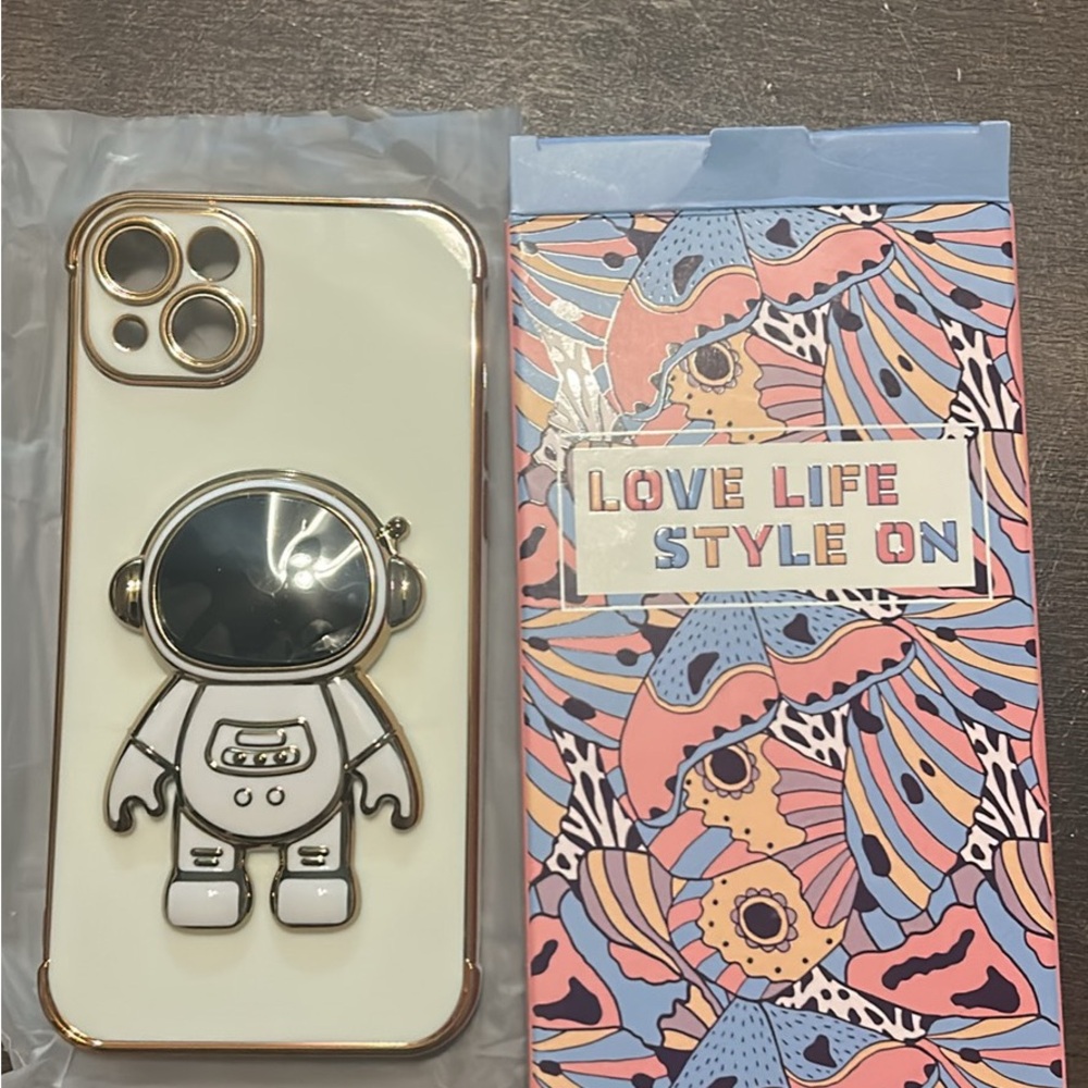 White Astronaut Phone Case with Gold Trim - iPhone 14 Plus
